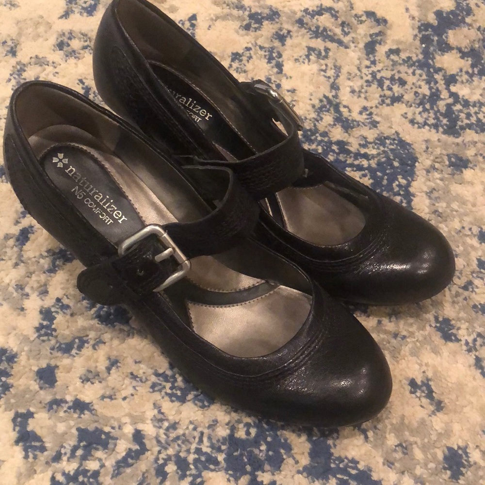 Naturalizer N5 Comfort Mary Jane heals.